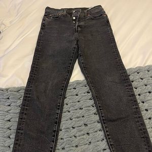 Levi straight leg, frayed at bottom, size 26, cropped